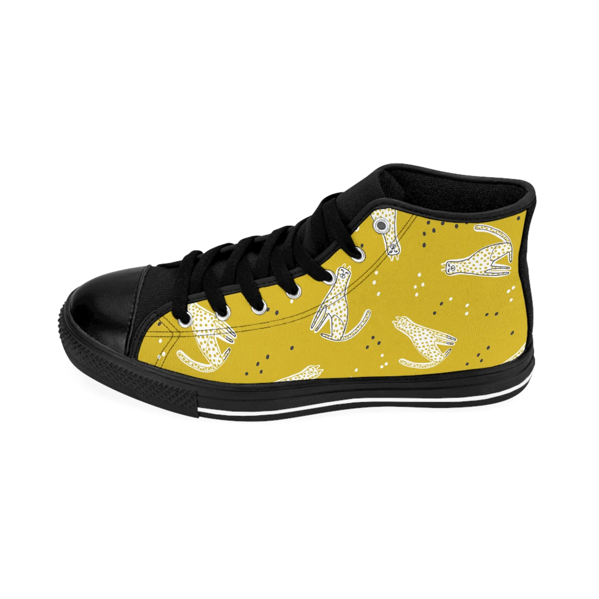 Cheetah on Yellow Background Men's Classic Sneakers